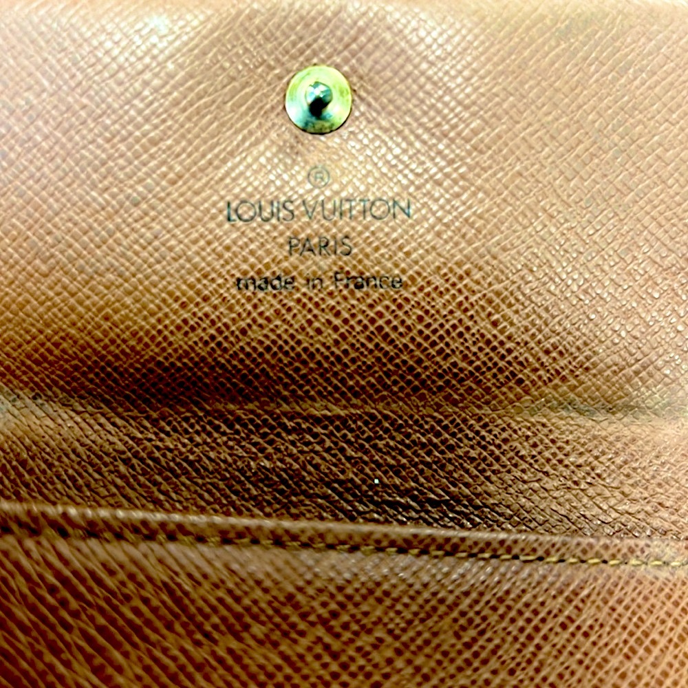 Authentic LV small Wallet - Picture 4 of 11